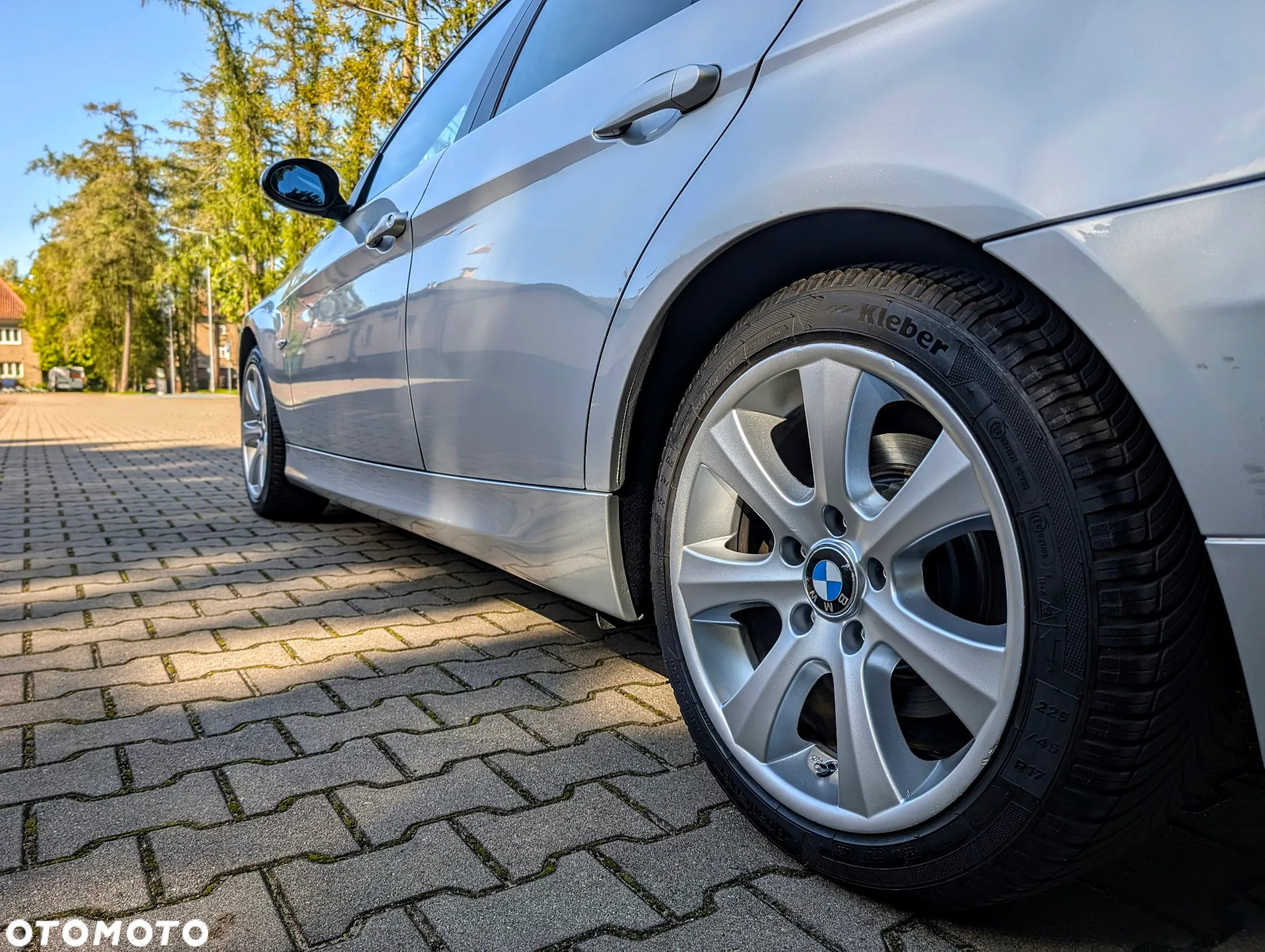 BMW Seria 3 318i Touring - 11
