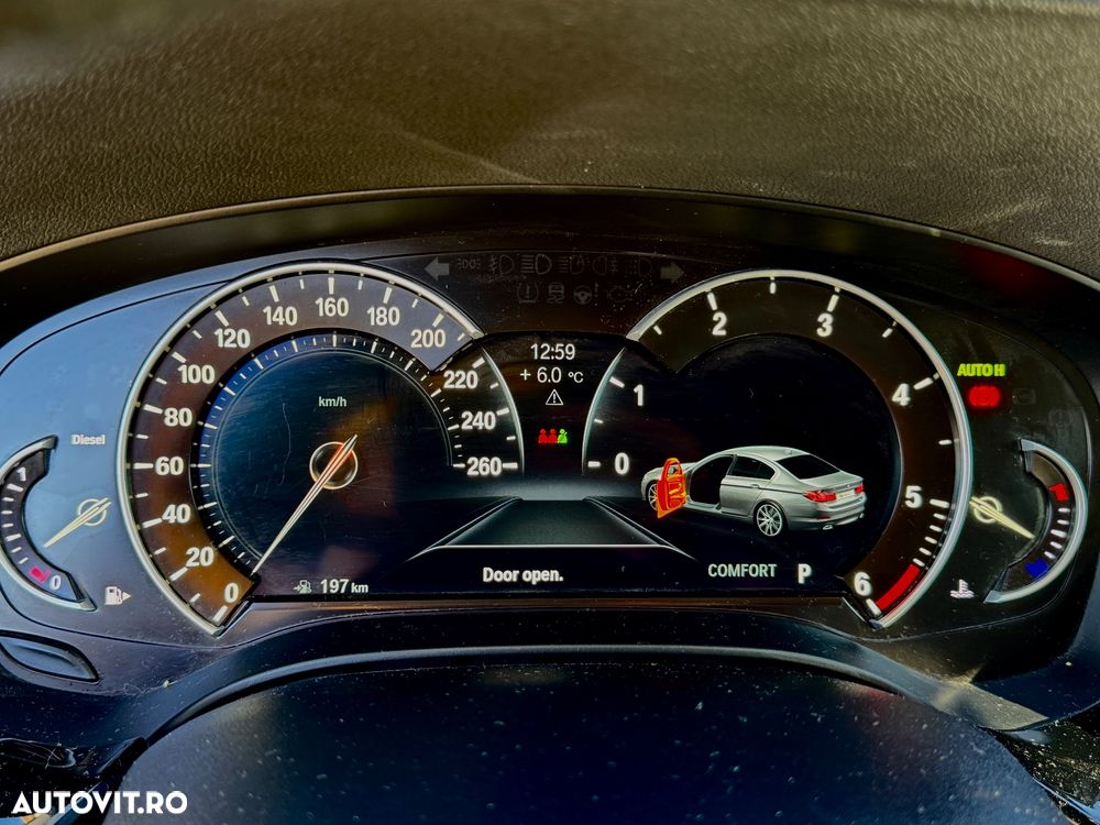 BMW Seria 5 520d xDrive AT - 11