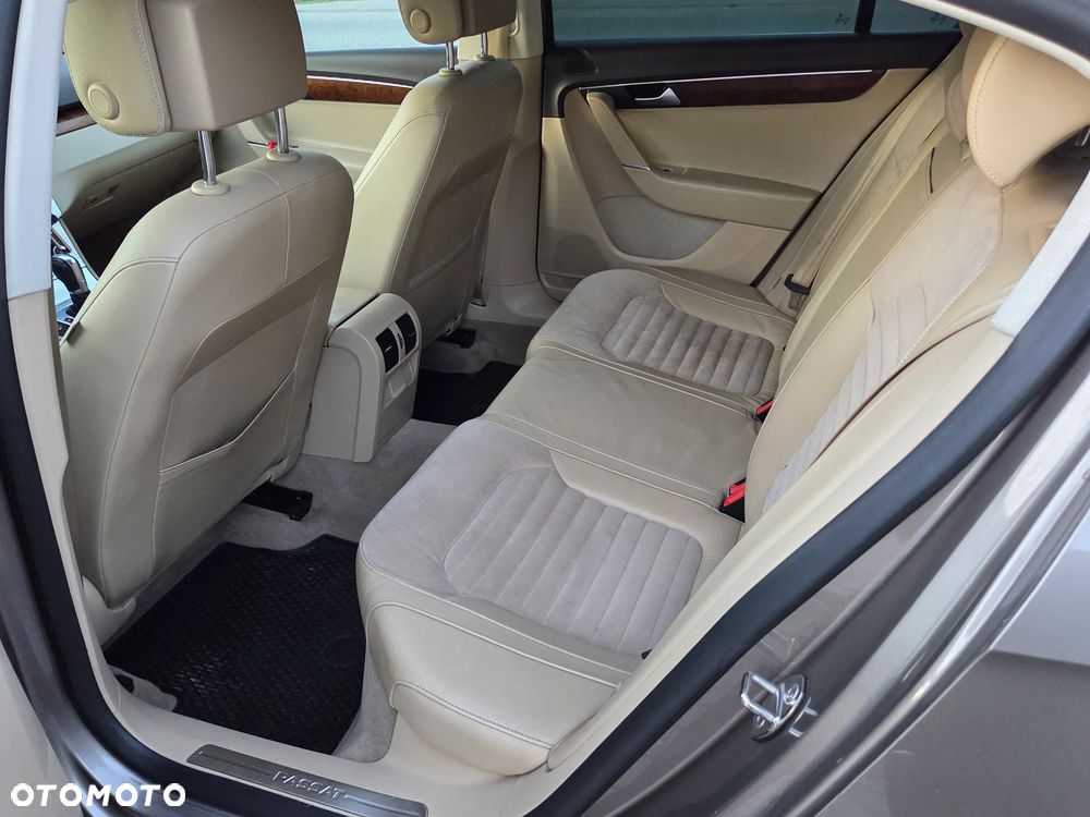 Volkswagen Passat - 24