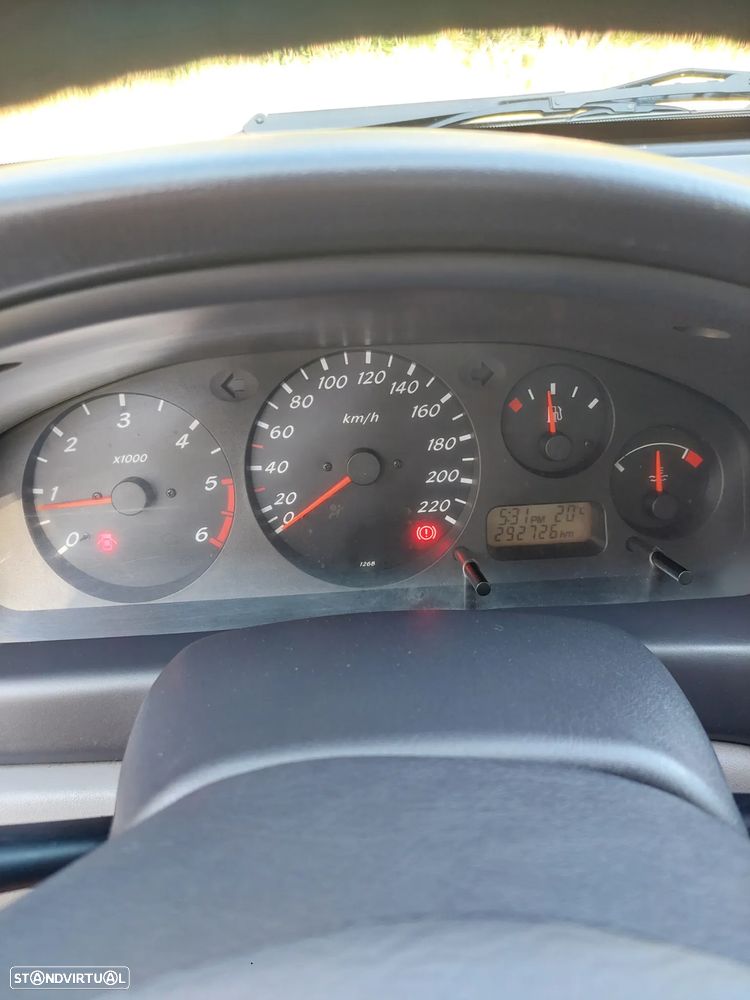 Nissan Almera - 16