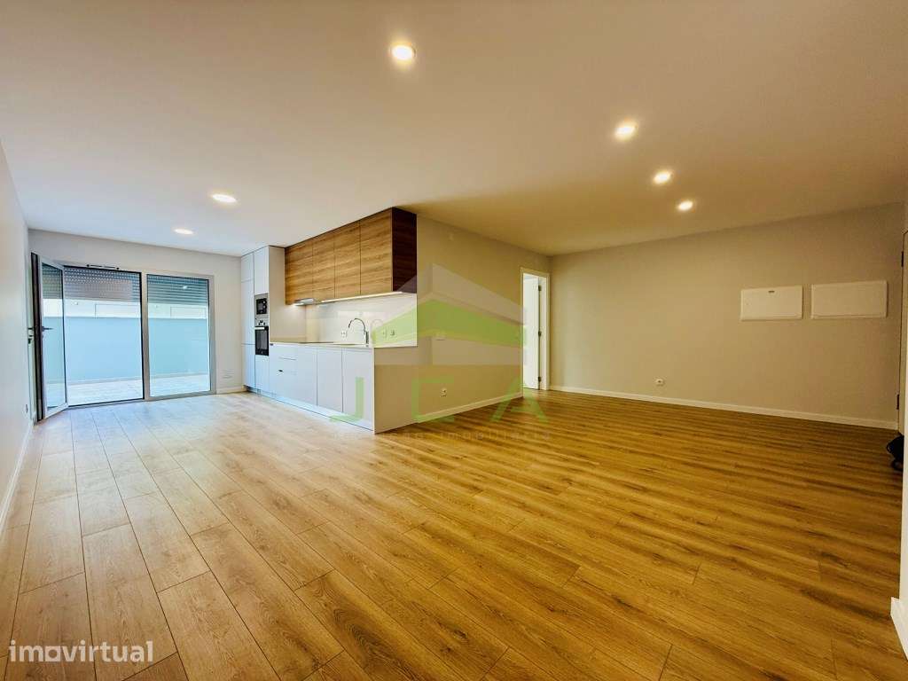 Apartamento T2 novo com terraço e garagem - Grande imagem: 2/14