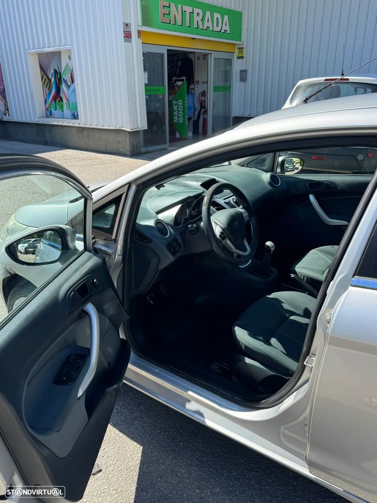 Ford Fiesta 1.25 Techno - 17