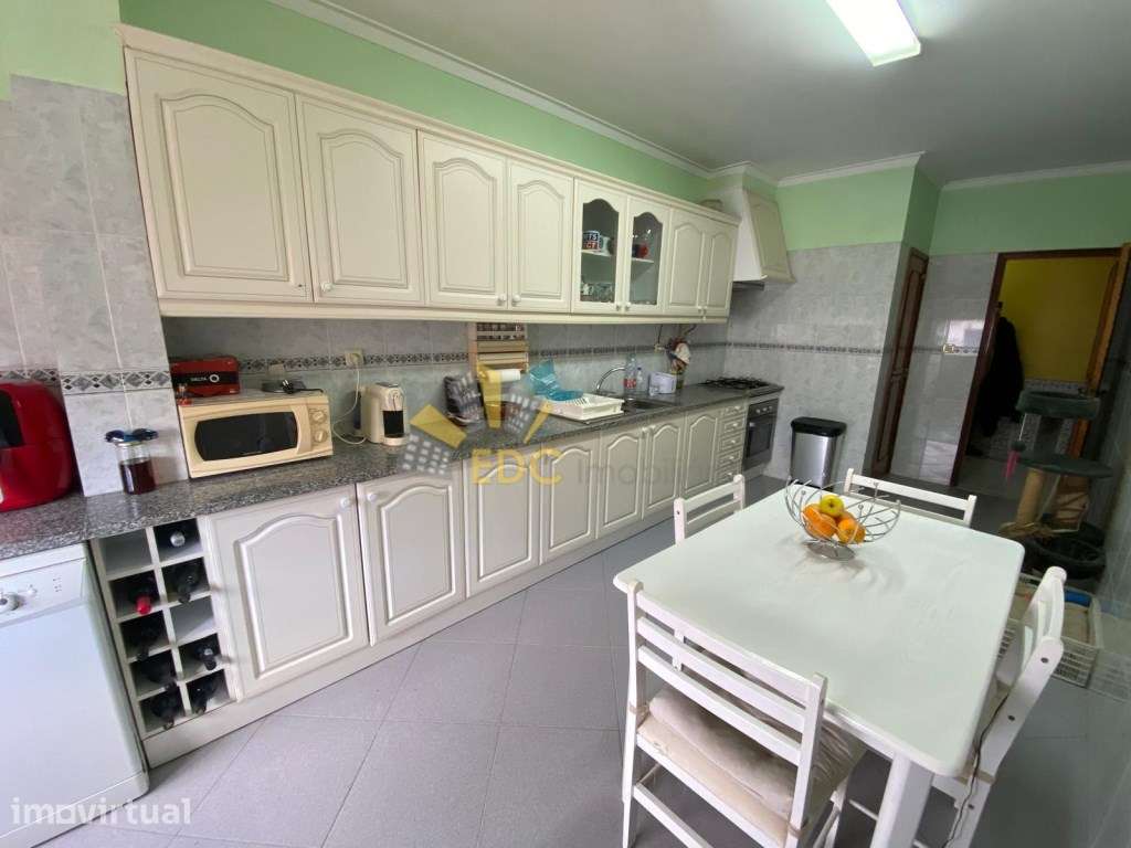 Excelente apartamento T3 com arrecadação, varanda e 1 lugar de parq... - Grande imagem: 2/42