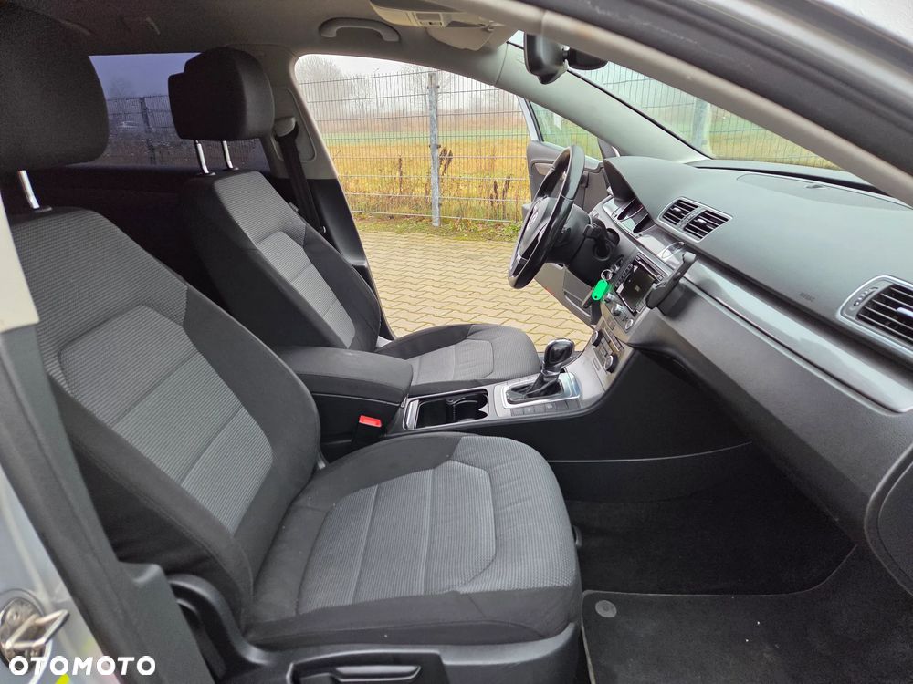 Volkswagen Passat ver-2-0-tdi-trendline-dsg - 14