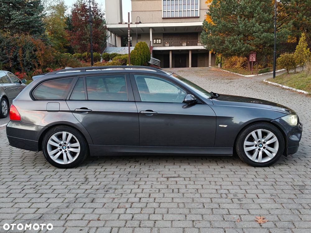 BMW Seria 3 320i - 3