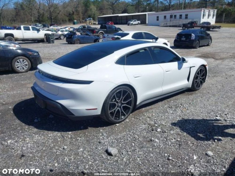 Porsche Taycan - 4