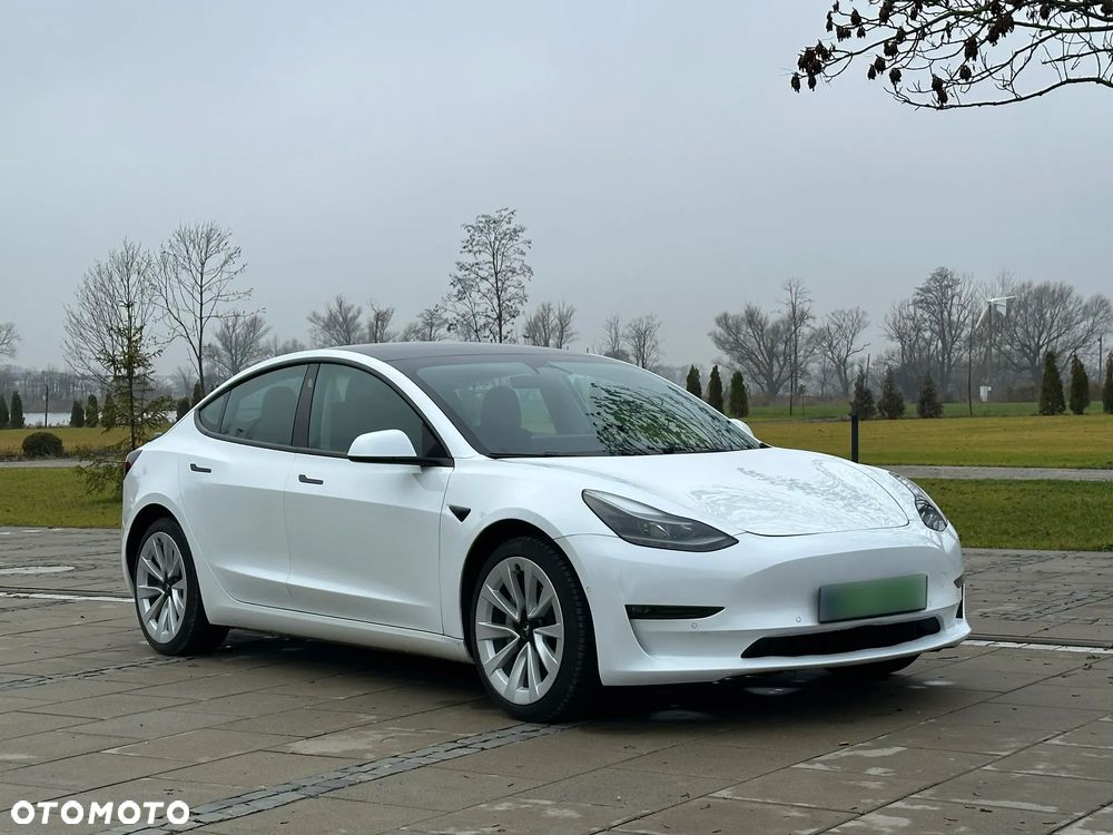 Tesla Model 3 - 1