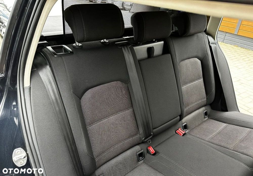 Volkswagen Passat - 24