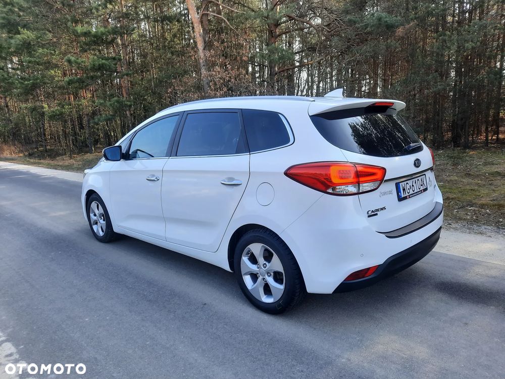 Kia Carens - 3