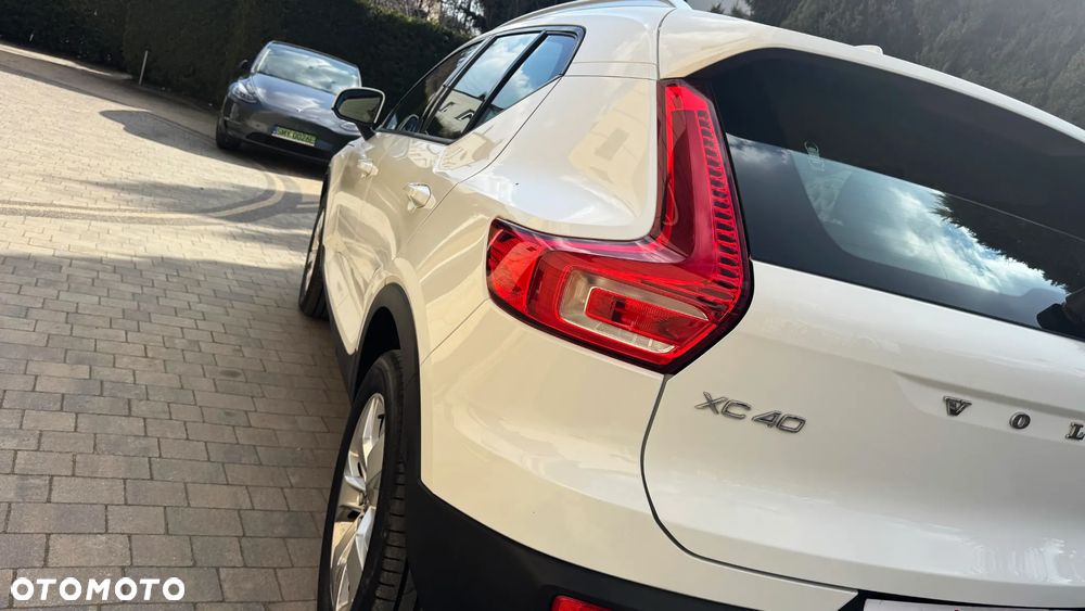 Volvo XC 40 T3 Geartronic Momentum Pro - 8