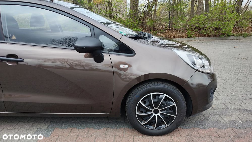 Kia Rio 1.2 Attract - 12