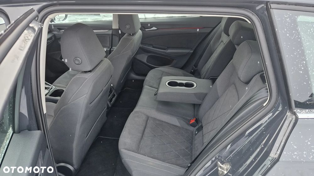 Volkswagen Golf 1.5 eTSI Style DSG - 27