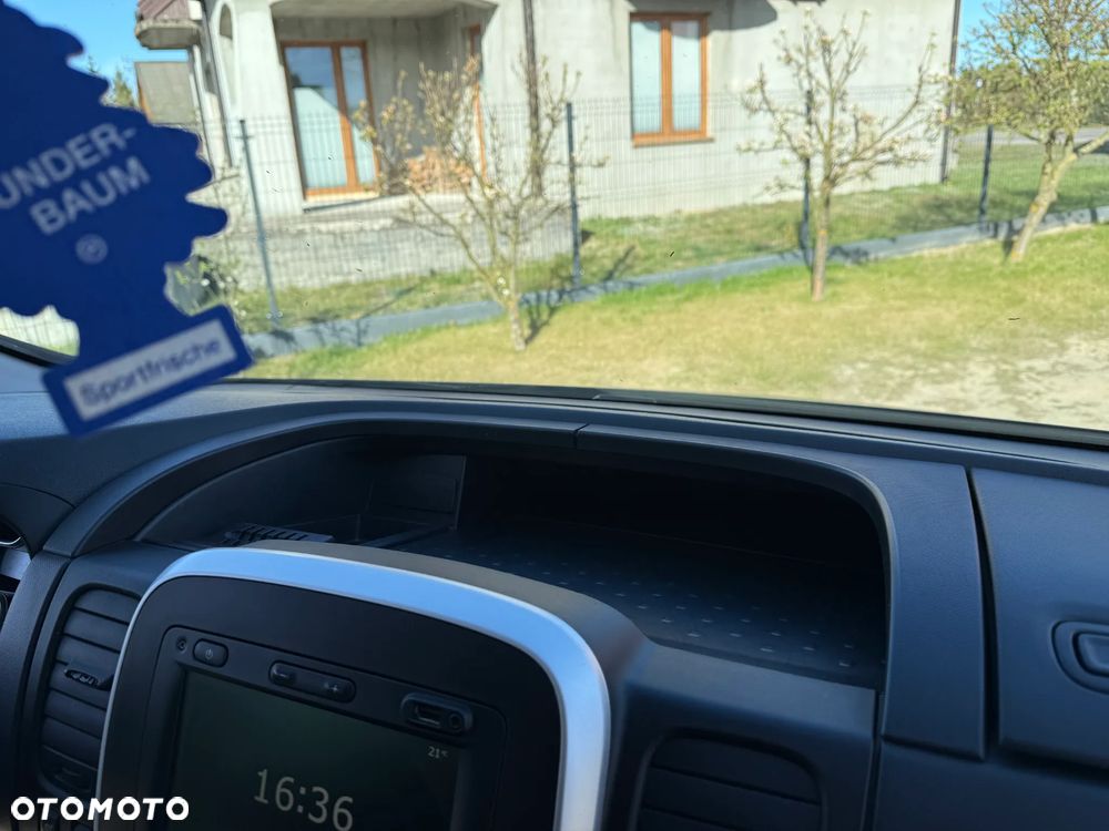 Renault Trafic - 25