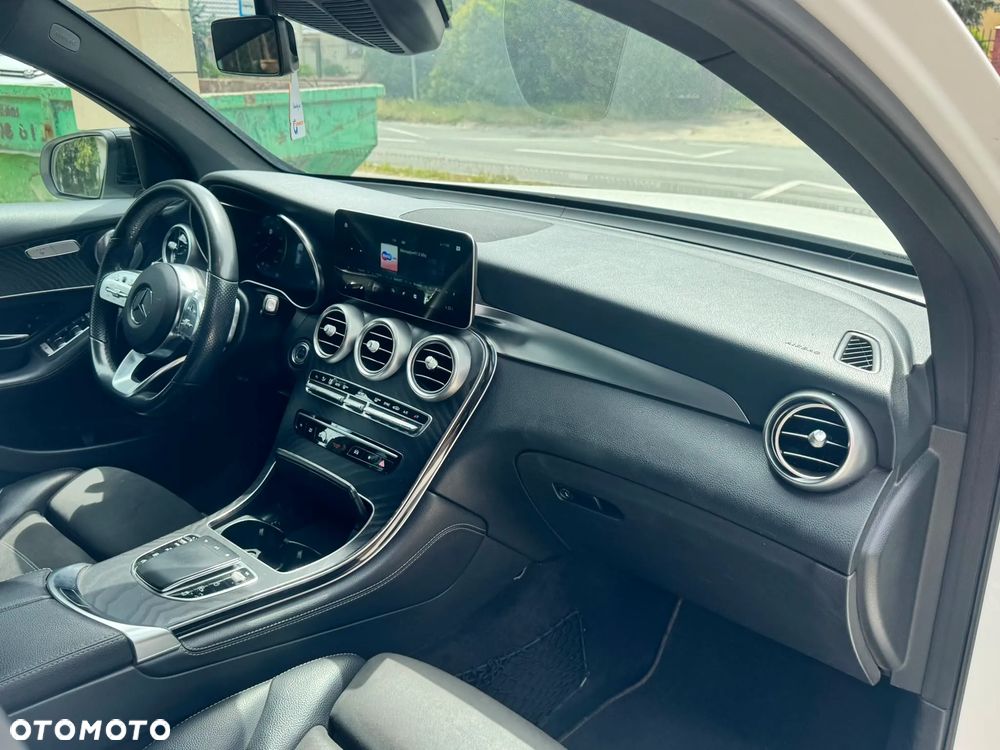 Mercedes-Benz GLC 220 d 4Matic 9G-TRONIC AMG Line - 29