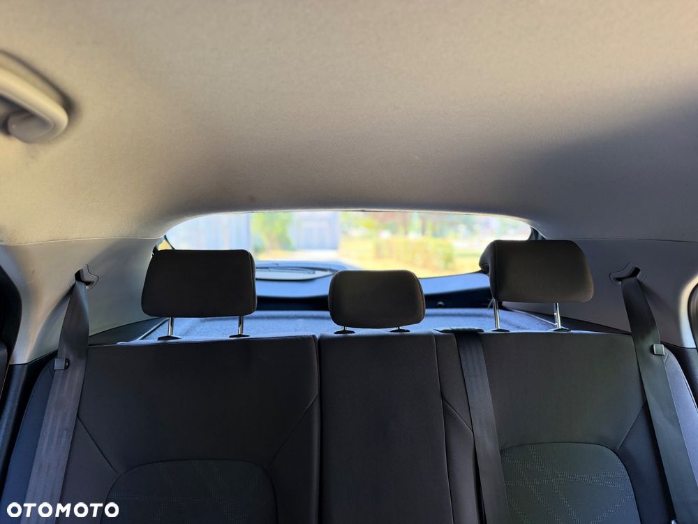 Kia Rio 1.2 Fifa World Cup Edition - 34