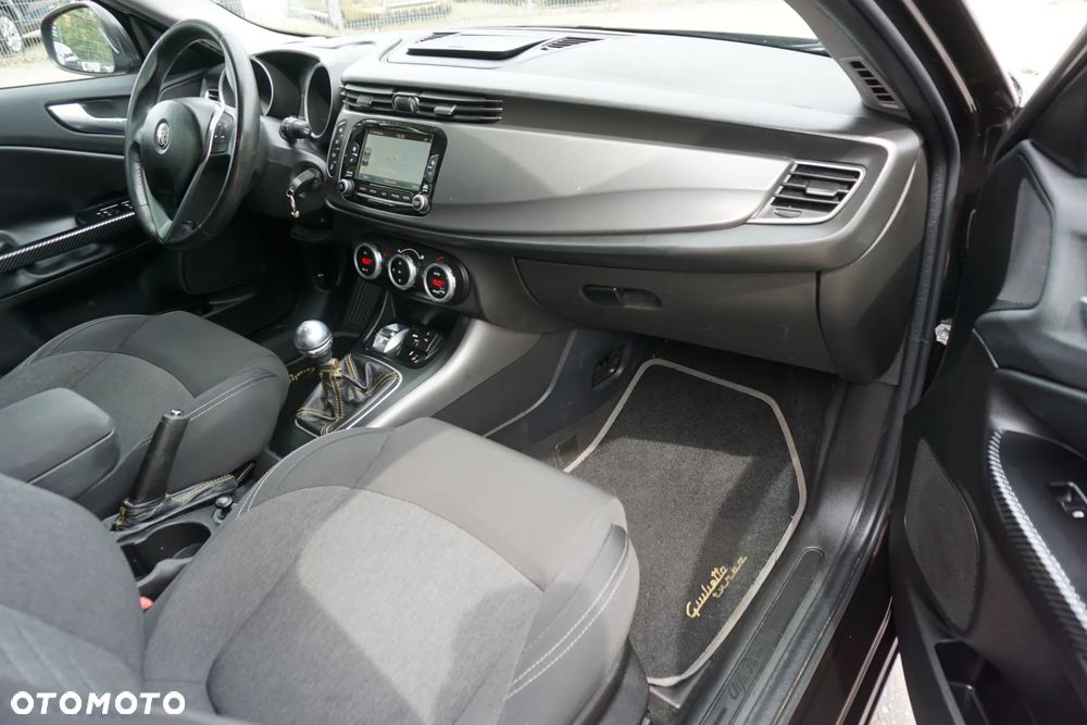 Alfa Romeo Giulietta 1.4 TB 16V Impression - 16