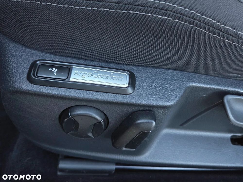 Volkswagen Passat 2.0 TDI SCR (BlueMotion Technology) 4Motion Comfortline - 13