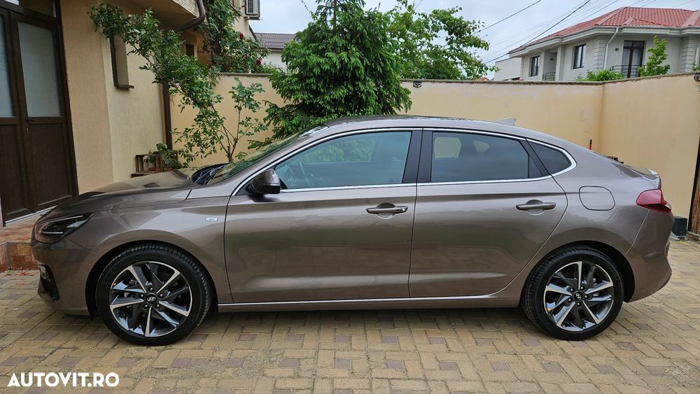 Hyundai i30 1.5 T-GDI 160CP MHEV 5DR M/T Exclusive - 1