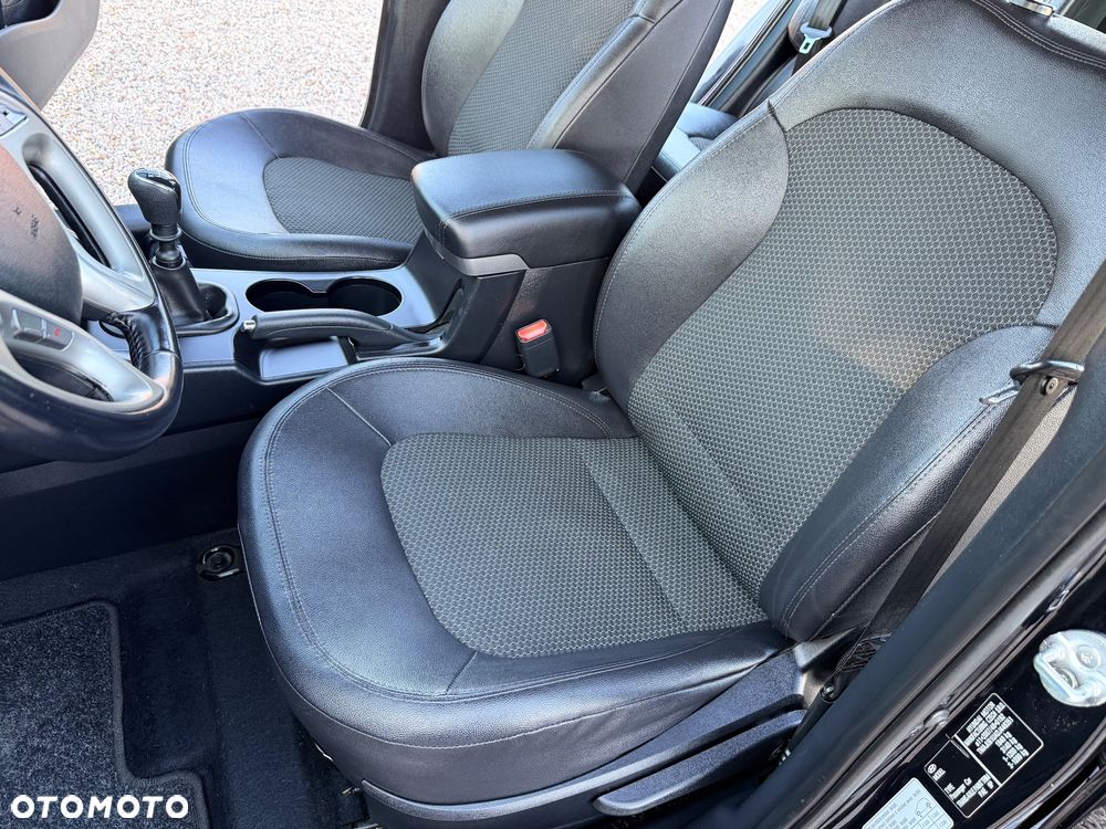 Hyundai ix35 1.7 CRDi 2WD blue Style - 14