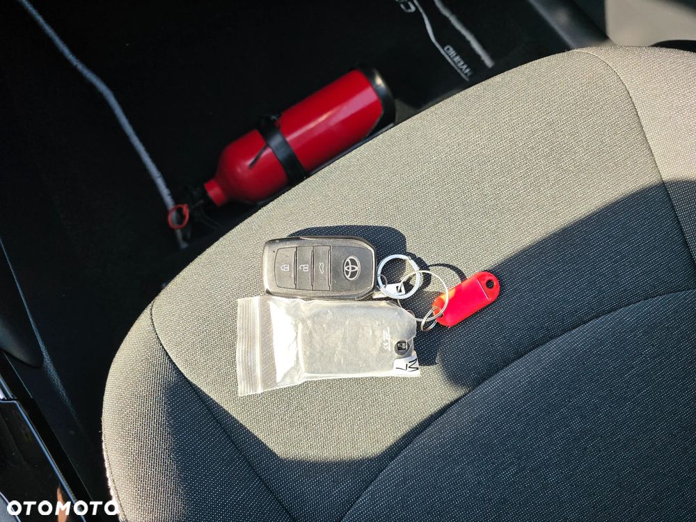 Toyota Corolla 1.8 Hybrid Comfort - 29