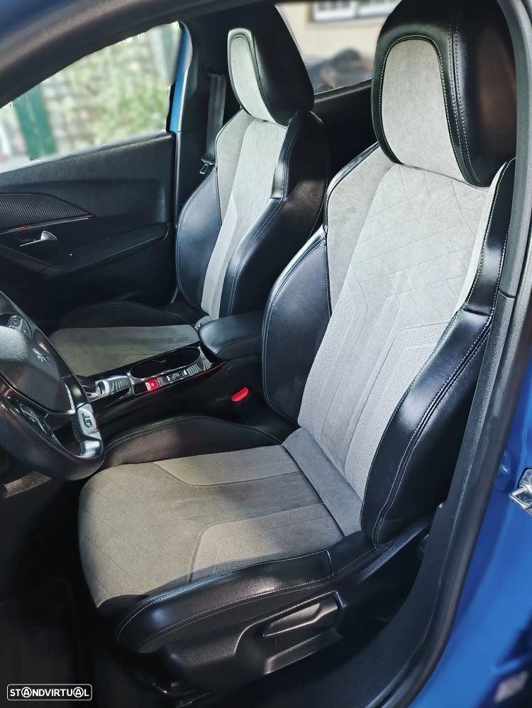 Peugeot e-2008 GT - 8