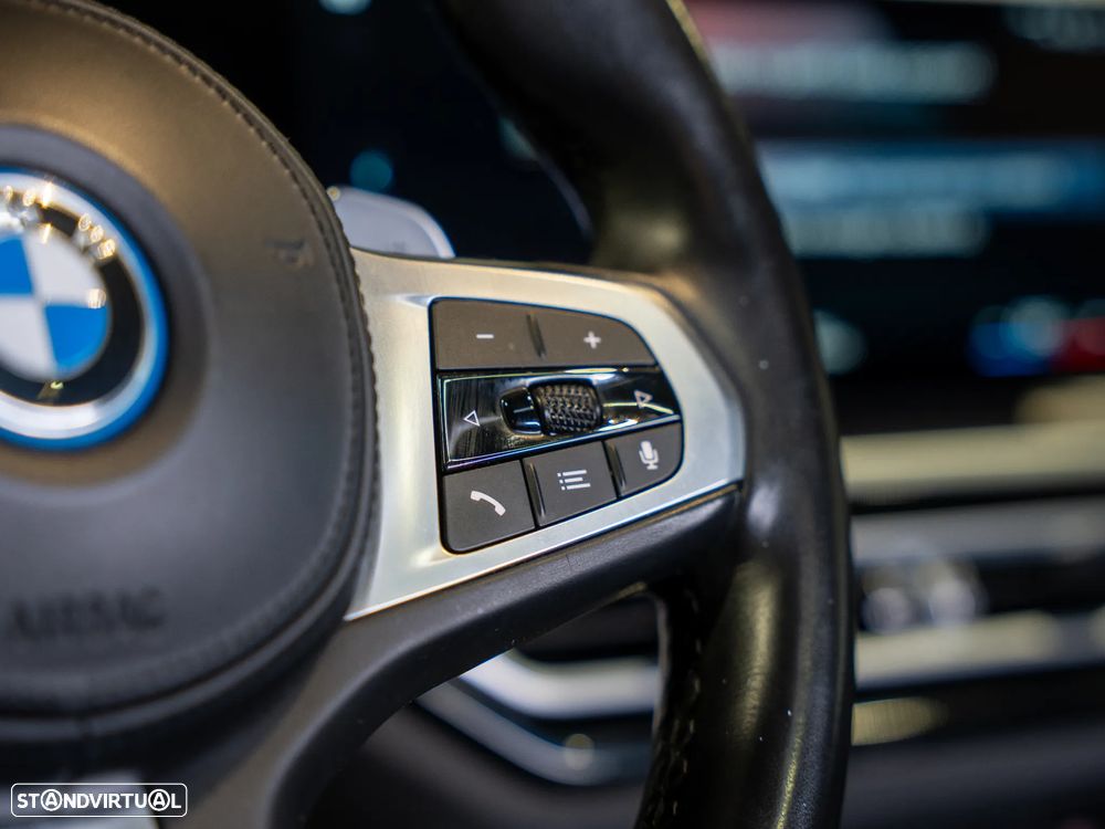 BMW 330 e Pack Desportivo M Pro Auto - 11