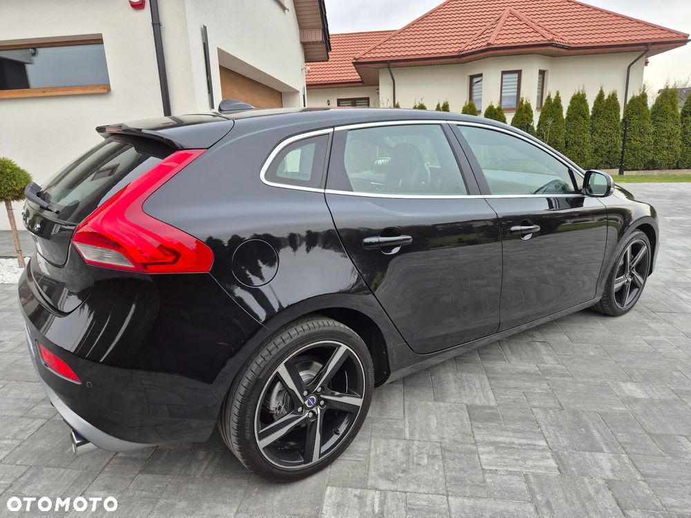 Volvo V40 T3 R Design - 23