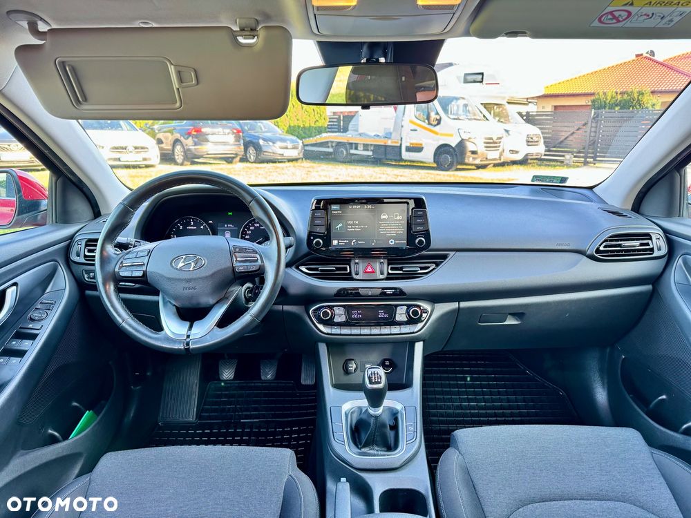 Hyundai i30 1.6 D Comfort - 13
