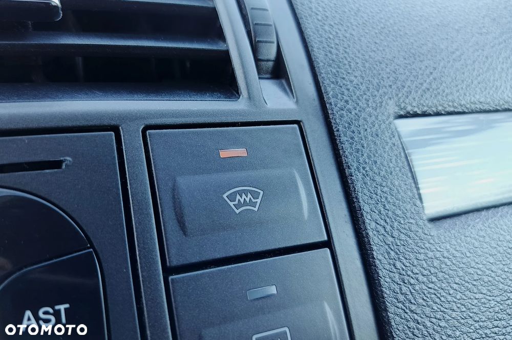 Ford C-MAX 1.8 Titanium - 21