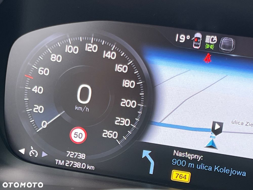 Volvo XC 40 - 25