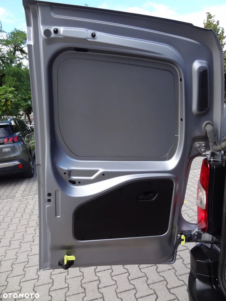 Peugeot Partner Proace City 3 osobowy - 13
