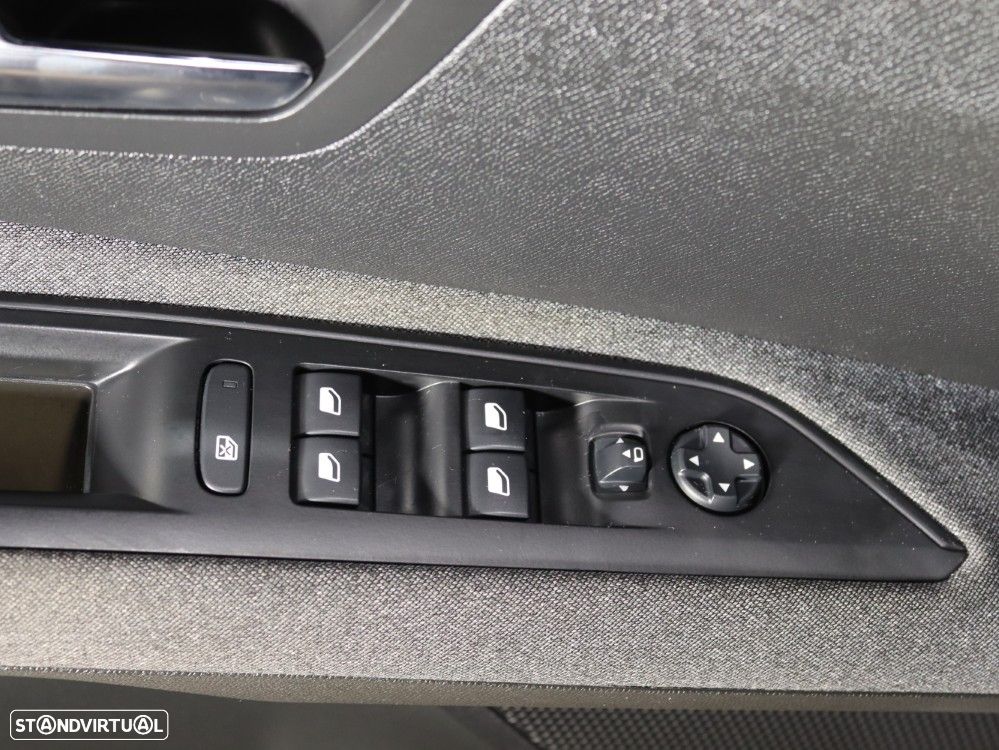 Peugeot 5008 PureTech 130 EAT6 Allure - 20