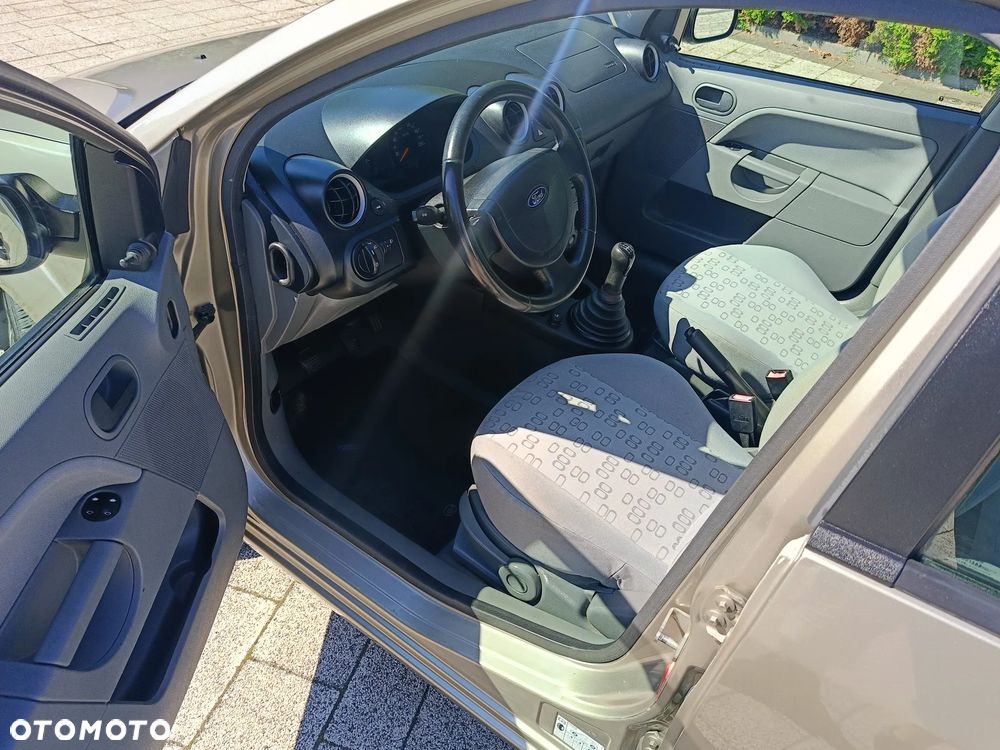 Ford Fiesta 1.3 Ambiente - 6