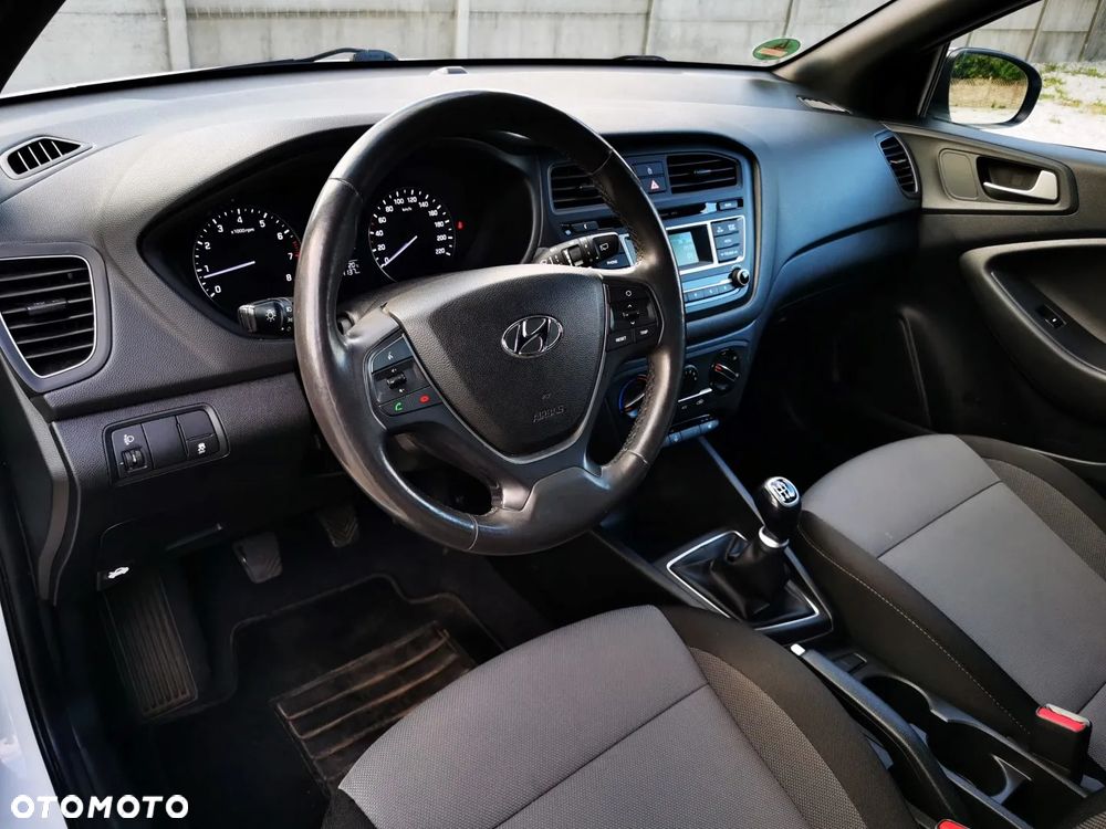 Hyundai i20 1.2 Passion - 9