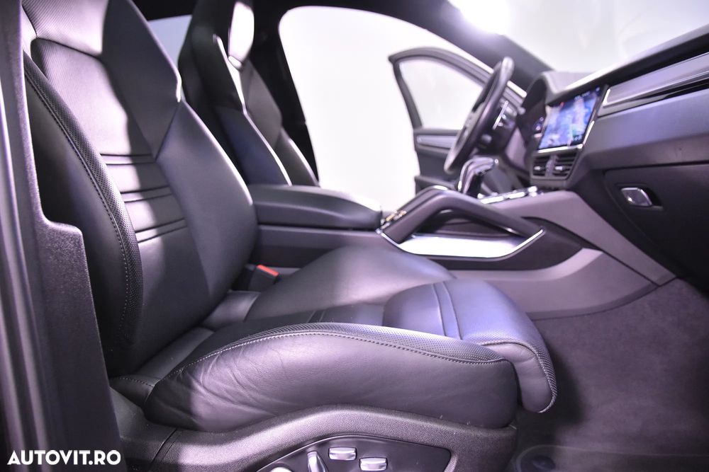 Porsche Cayenne Coupe - 11