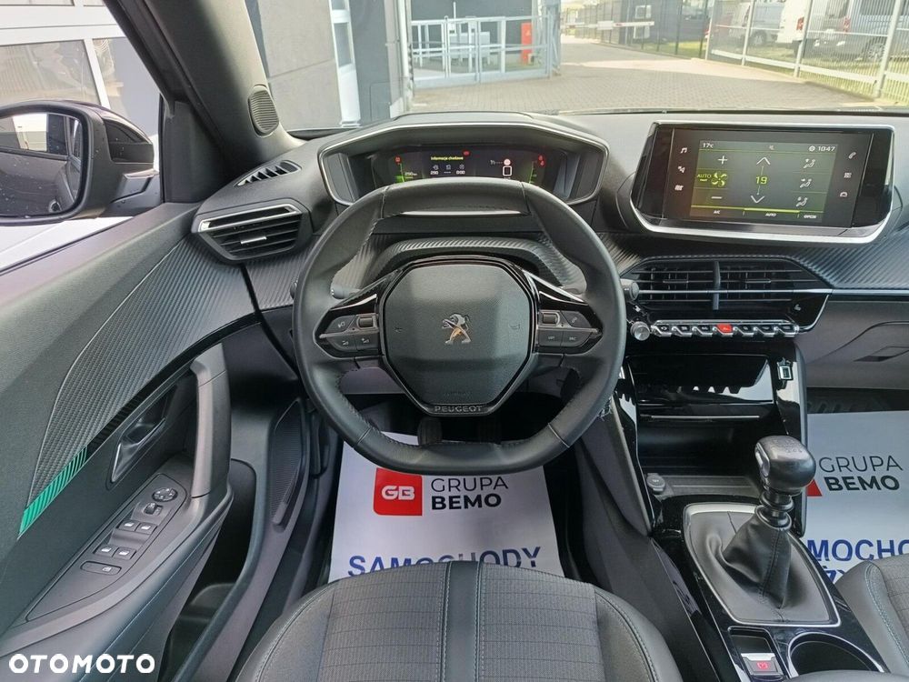 Peugeot 2008 1.2 PureTech Allure Pack S&S - 17
