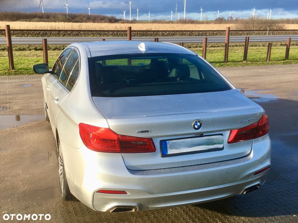 BMW Seria 5 540i GPF xDrive Luxury Line - 9