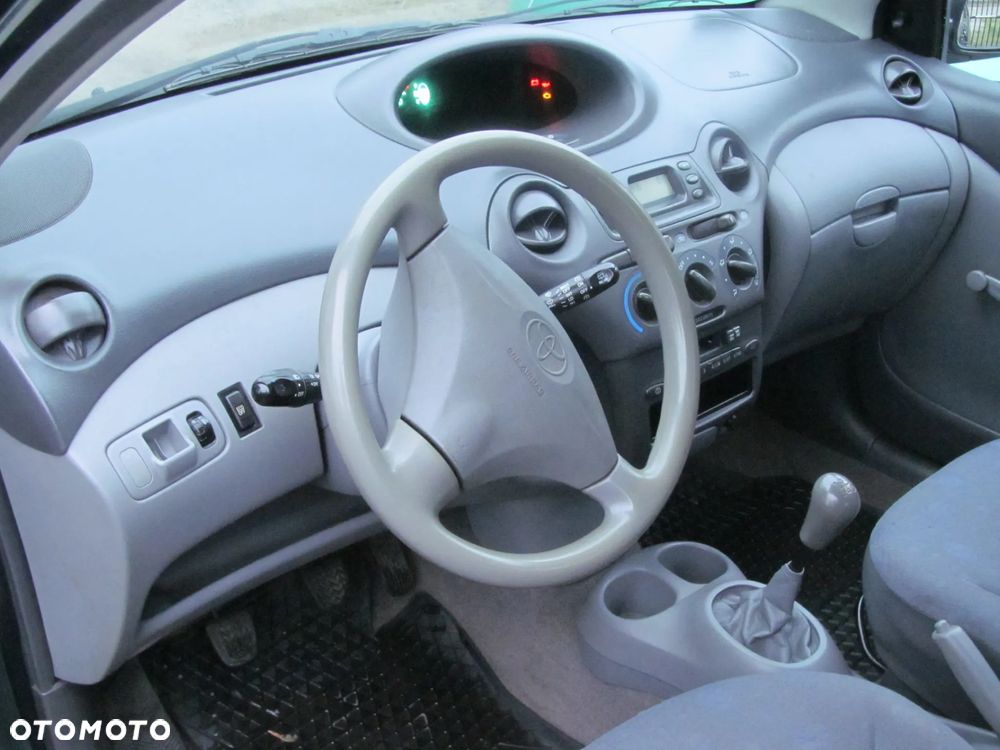 Toyota Yaris 1.0 Terra - 8