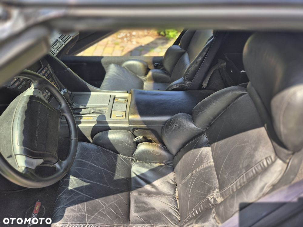 Chevrolet Corvette - 20