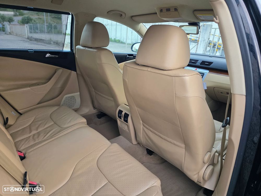 VW Passat Variant 2.0 TDI Confortline - 17