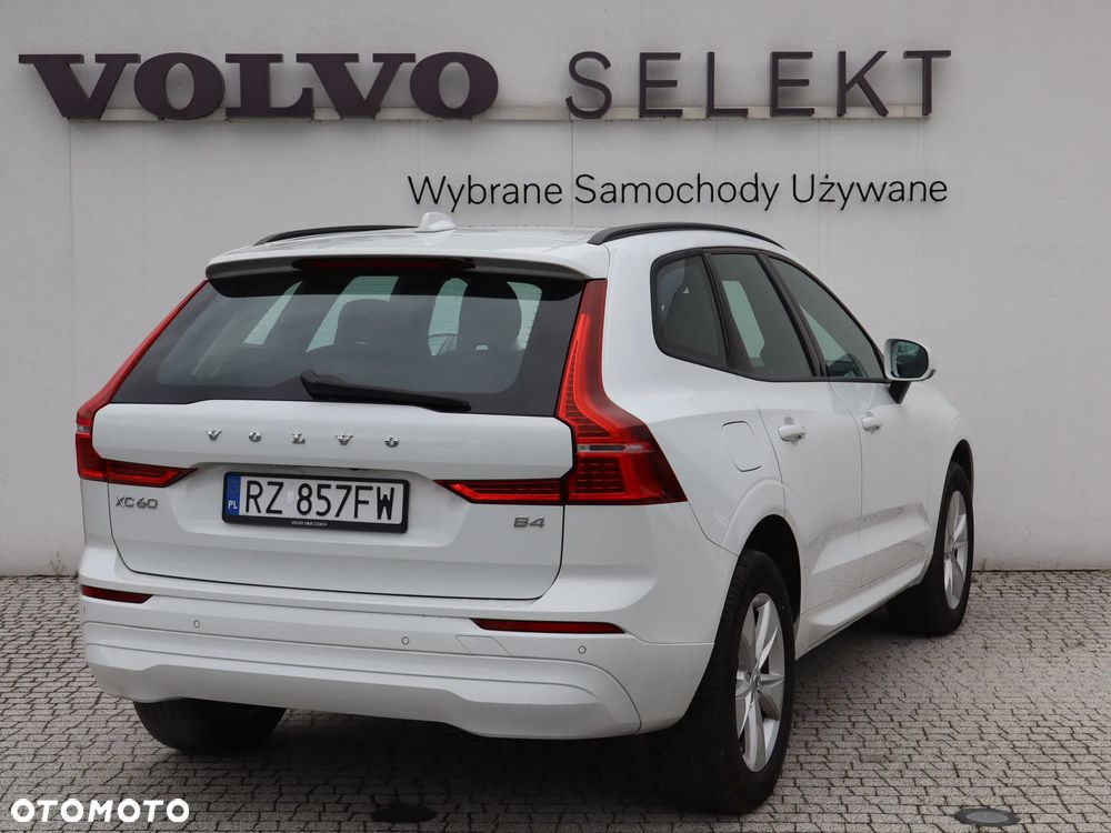 Volvo XC 60 B4 B Momentum - 6