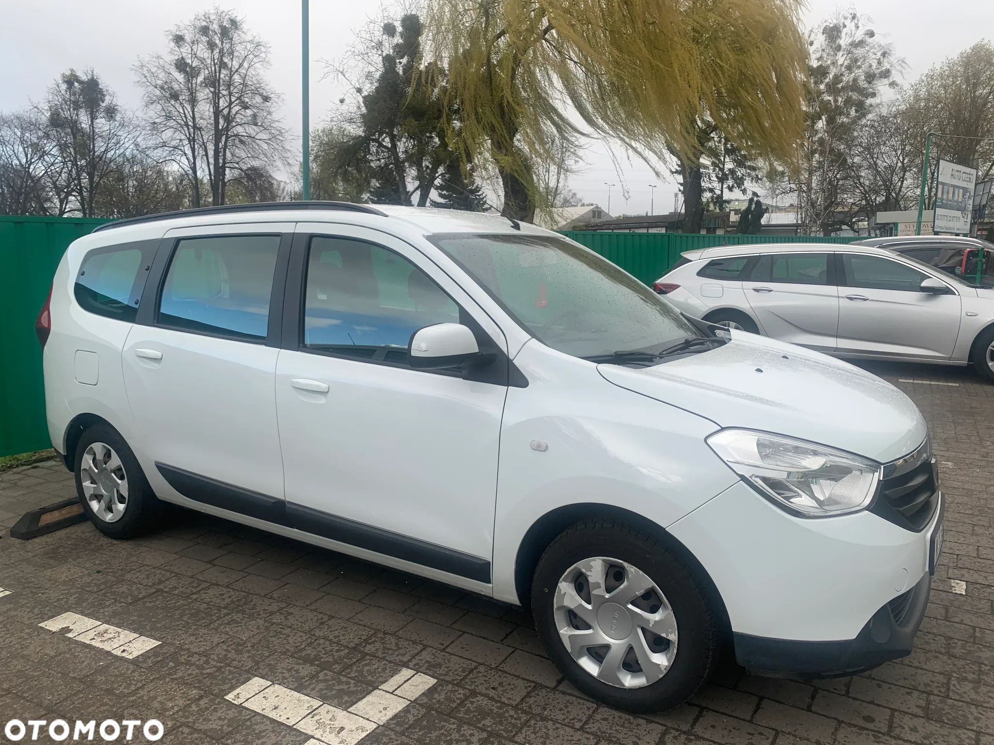 Dacia Lodgy 1.6 SCe Open S&S - 1