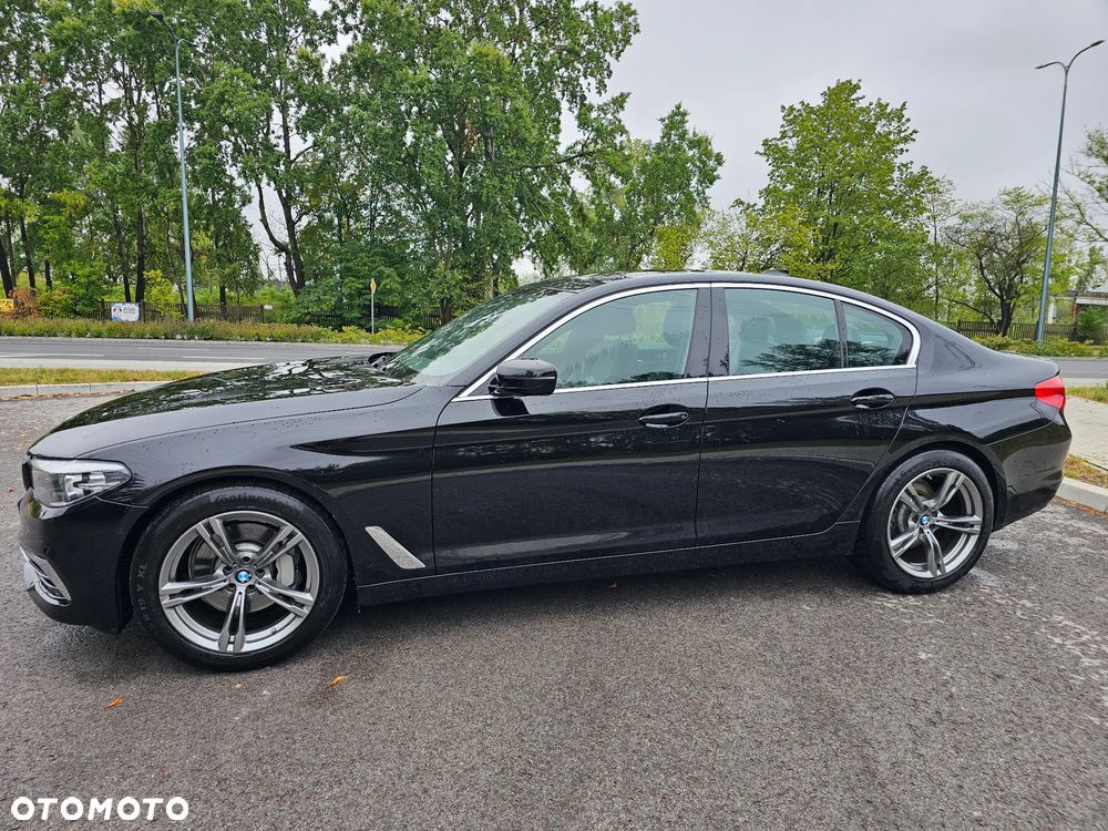 BMW Seria 5 530i xDrive Sport Line - 11