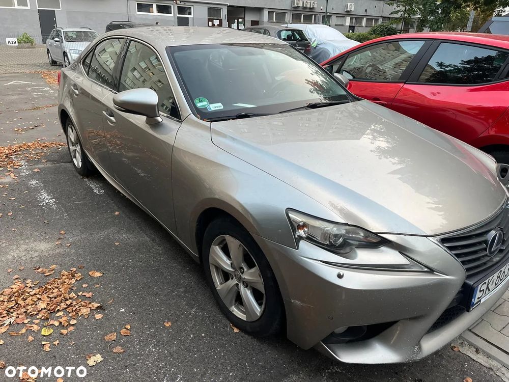 Lexus IS 300h Elite - 9