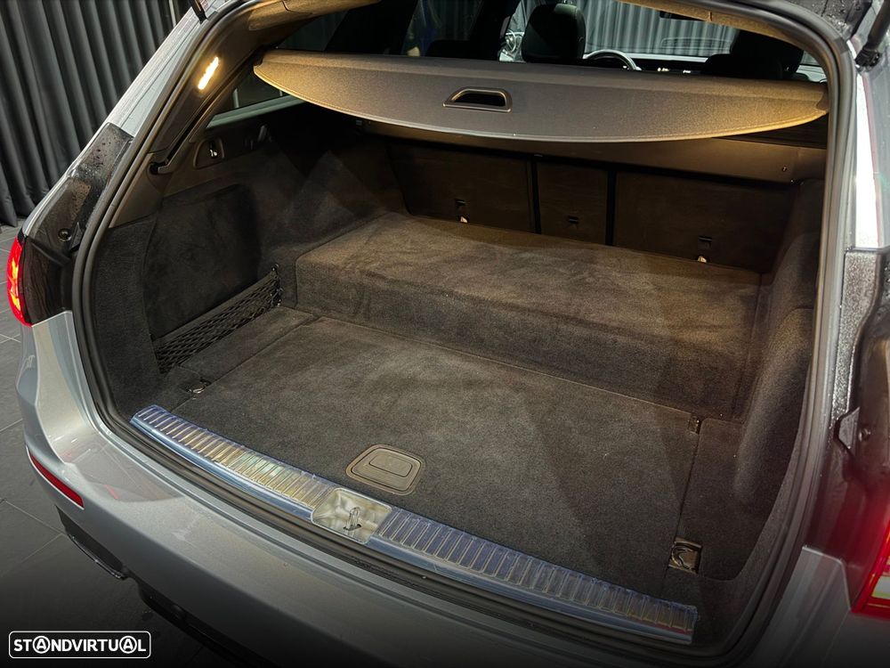 Mercedes-Benz E 300 9G-TRONIC AMG Line - 44