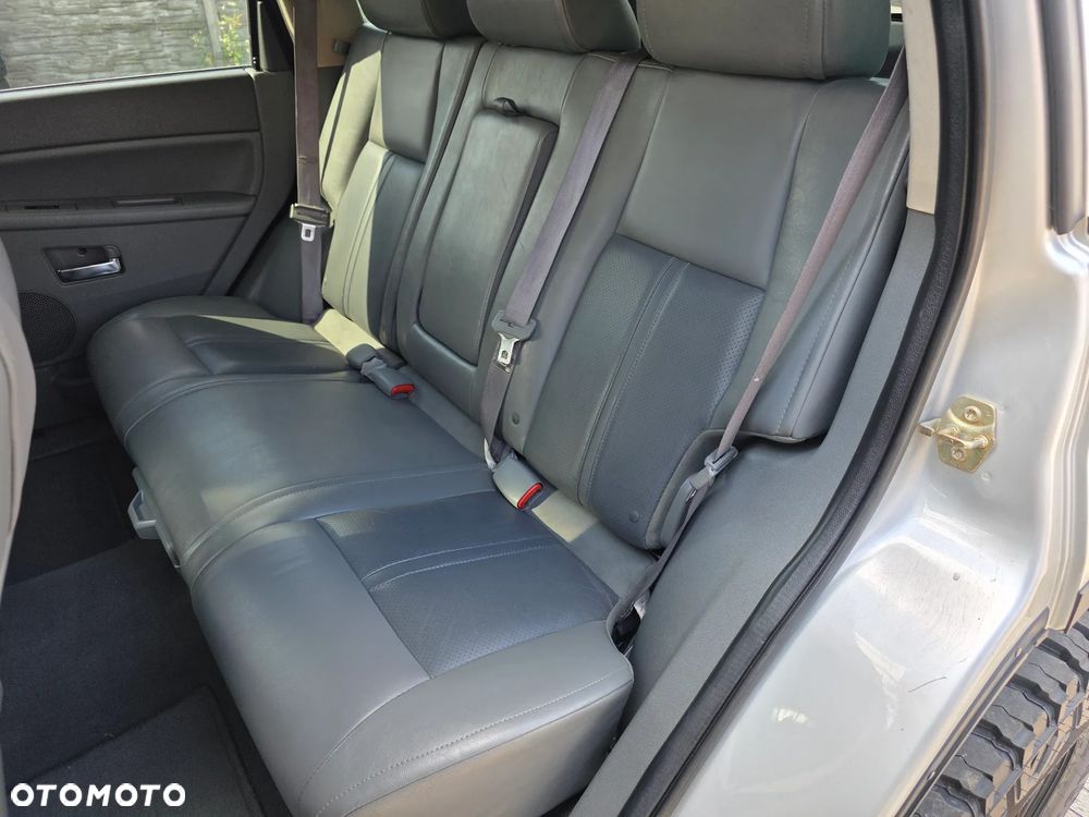 Jeep Grand Cherokee - 39