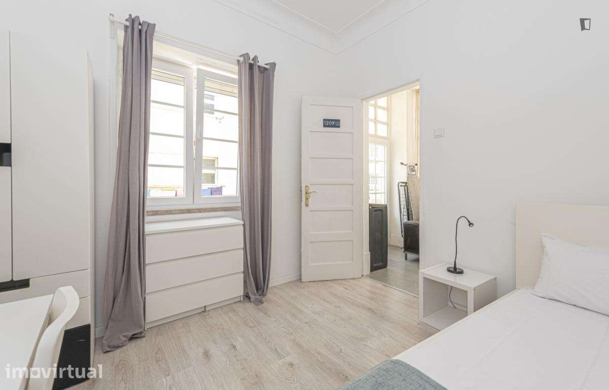 Quarto - localizado em Marquês de Pombal Lisbon - Grande imagem: 3/20