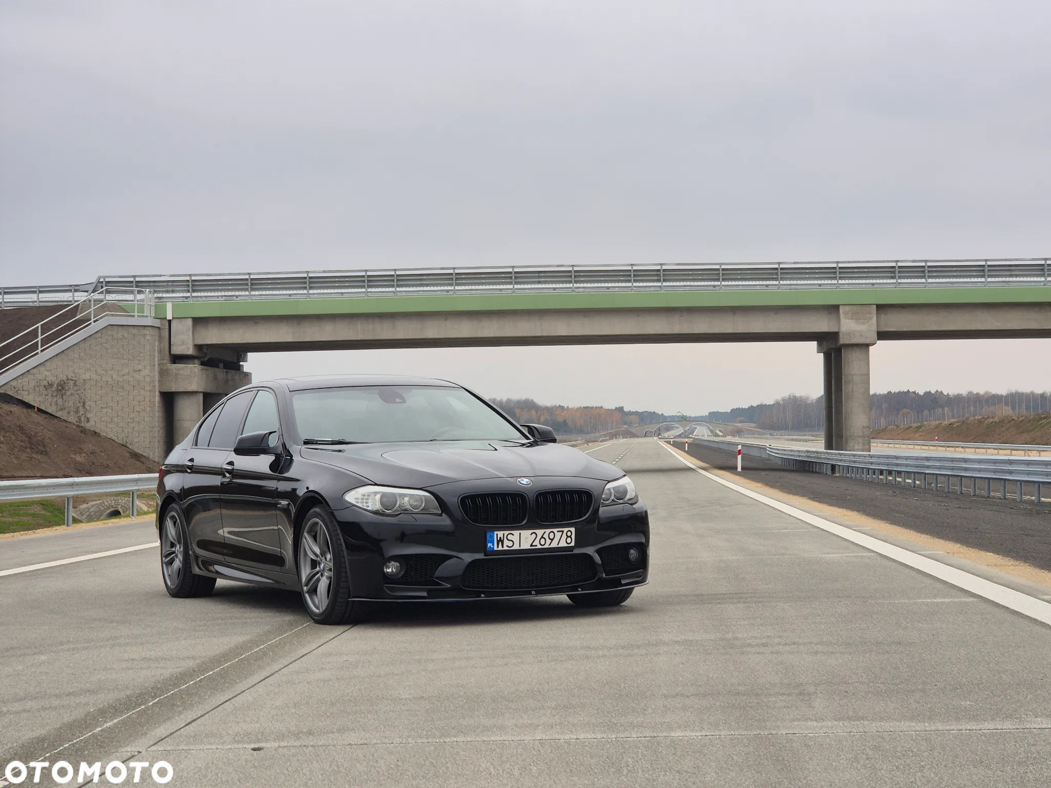 BMW Seria 5 550i xDrive Sport-Aut - 3