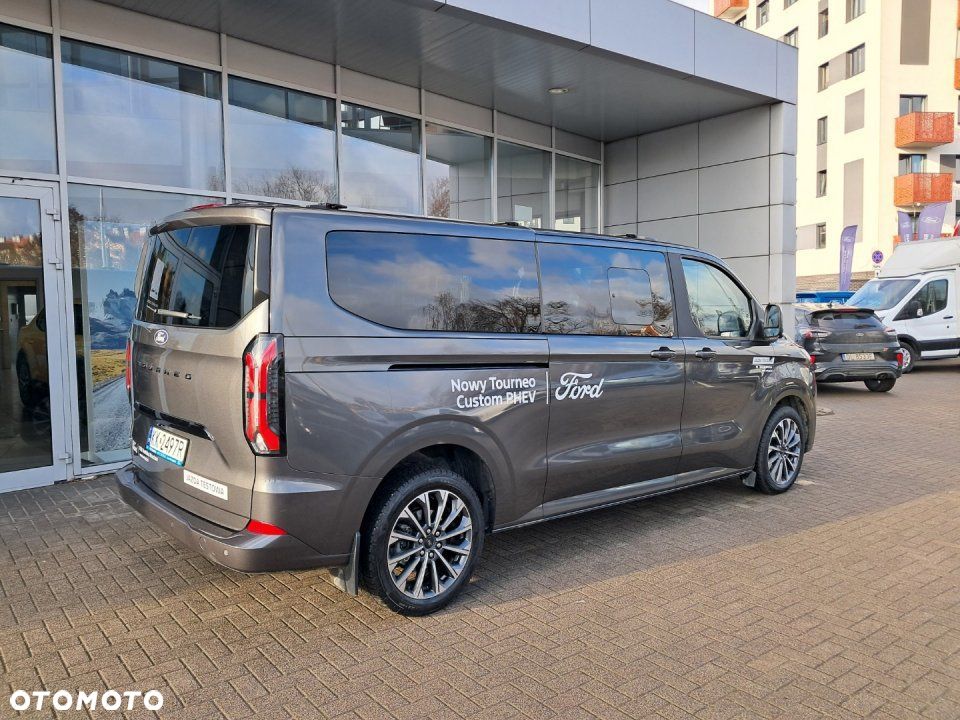 Ford Tourneo Custom - 4