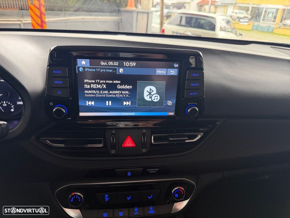 Hyundai i30 1.6 CRDI STyle Plus - 9